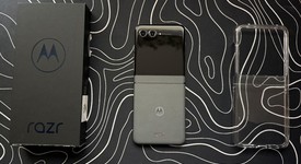 Mint
													Motorola Razr (2024) - Unlocked, Gray, 256 GB, 8 GB, photo 2 of 21