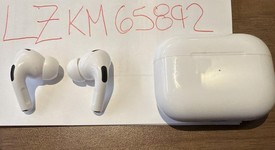 Used
													Apple AirPods Pro 2 - Lightning, photo 3 of 3