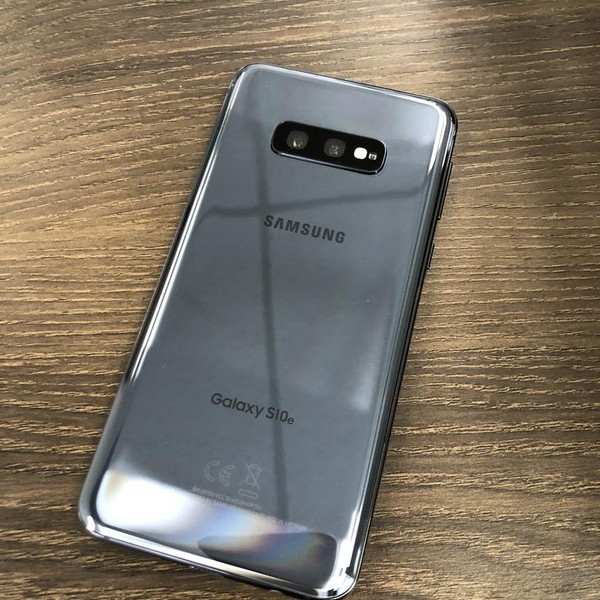 Samsung Galaxy S10e - Verizon, Black, 256 GB, 8 GB, SM-G970U