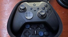 Mint
													Xbox Elite Wireless Controller Series 2 - Black & White, Core, photo 1 of 4