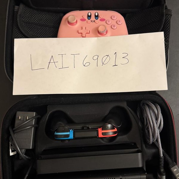 Nintendo Switch - OLED - 64 GB, Red & Blue