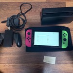 Fair Nintendo Switch - 32 GB, Pink & Green