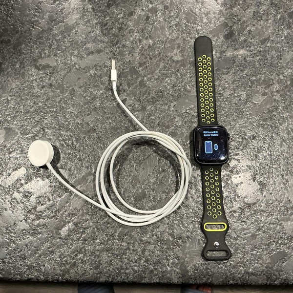 Apple Watch Series 7 45mm - Black, A2474 - GPS, Aluminum