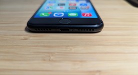 Good
													Apple iPhone SE 3rd Gen 2022 - Unlocked, Midnight, 128 GB, A2595, photo 3 of 13