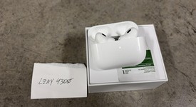 Used
													Apple AirPods Pro 2 - Lightning, photo 1 of 2