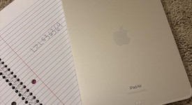 Mint
													Apple iPad Air 11" (M2) 2024 - Unlocked, Starlight, 128 GB, A2903, photo 4 of 16
