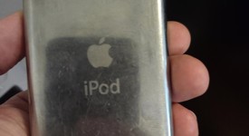 Good
													Apple iPod Classic 7th Gen 2009 - Black, 160 GB, photo 3 of 3