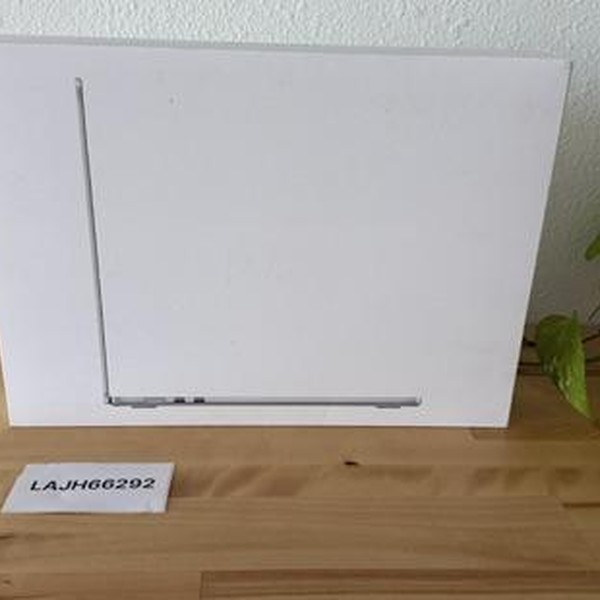MacBook Air 2026 (M5) - 15 inch - 512 GB, Silver, 16 GB, Apple M5 10-Core (10-core GPU)