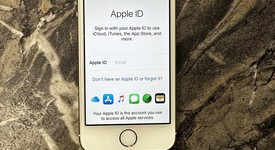 Mint
													Apple iPhone 5S - Unlocked, Gold, 16 GB, A1533, GSM, photo 3 of 17
