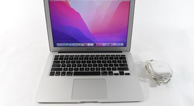 Fair
													MacBook Air 2017 - 13" - I5, Silver, 128 GB, 4 GB, photo 3 of 17