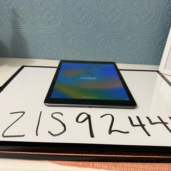 Apple iPad 9th Gen - Verizon, 64 GB, Gray, A2603