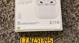New
													Apple AirPods 3rd Gen - MagSafe Case, photo 2 of 2