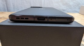 Mint
													Motorola Edge Plus (2023) - Unlocked, Black, 512 GB, 8 GB, photo 4 of 7