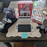 Mint Nintendo Switch - OLED - 64 GB, White