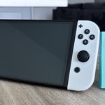 Mint Nintendo Switch - OLED - 64 GB, White