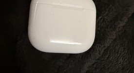 Used
													Apple AirPods 4th Gen - Standard, photo 4 of 8