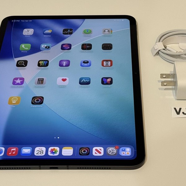 Apple iPad Pro 11 inch (M5) 2025 - Unlocked, 256 GB, Space Black, Apple M5 9-Core, A3358, Standard Glass