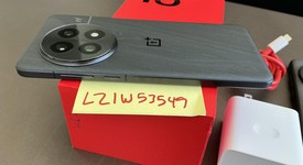 Mint
													OnePlus 13 - Unlocked, Black Eclipse, 512 GB, 16 GB, photo 4 of 6