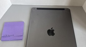 Fair
													Apple iPad 9th Gen - Unlocked, Gray, 64 GB, A2603, photo 3 of 8