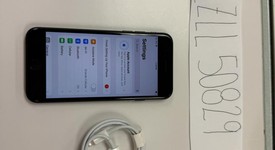 Mint
													Apple iPhone SE 3rd Gen 2022 - Unlocked, Midnight, 64 GB, A2595, photo 4 of 7