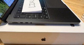 Good
													MacBook Pro Late 2023 (M3) - 14" - Apple M3 Pro 12-core, Black, 2 TB, 36 GB, 18-core GPU, photo 5 of 9