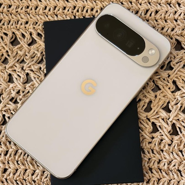 Google Pixel 10 Pro XL - Unlocked, 256 GB, Porcelain, GUL82