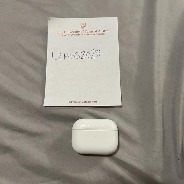 Apple AirPods Pro - Wireless Case