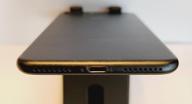 Good
													Apple iPhone 7 Plus - Unlocked, Black, 32 GB, A1661, photo 4 of 7