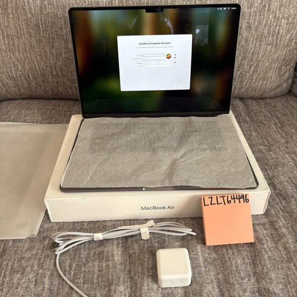 MacBook Air 2024 (M3) - 15 inch - 512 GB, Gray, 16 GB, Apple M3, 10-core GPU
