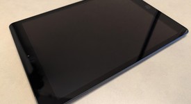 Good
													Apple iPad 7th Gen - Verizon, Gray, 32 GB, A2200, photo 3 of 5