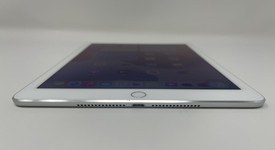 Good
													Apple iPad Air 2 - Unlocked, Silver, 16 GB, photo 3 of 6