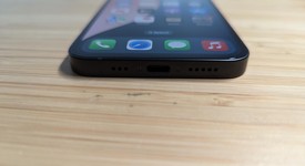 Good
													Apple iPhone 16e - Verizon, Black, 128 GB, A3212, photo 3 of 12