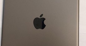 Mint
													Apple iPad 8th Gen - Unlocked, Gray, 32 GB, A2428, photo 5 of 6