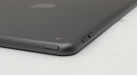 Fair
													Apple iPad 8th Gen - Wi-Fi, Gray, 32 GB, A2270, photo 4 of 8