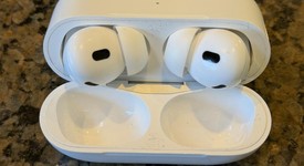 Used
													Apple AirPods Pro 2 - Lightning, photo 3 of 10