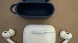 Used
													Apple AirPods Pro 2 - Lightning, photo 5 of 8