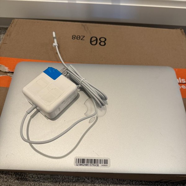 MacBook Air 2014 - 13 inch - 256 GB, Silver, 4 GB