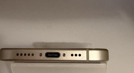 Fair
													Apple iPhone 15 - Unlocked, Yellow, 128 GB, A2846, photo 5 of 10