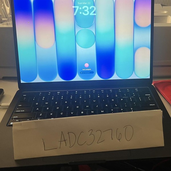 MacBook Air 2022 (M2) - 13 inch - 256 GB, Midnight, 8 GB, Apple M2