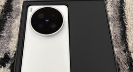 Mint
													Vivo X200 Ultra - Unlocked Non-US, Silver, 256 GB, 12 GB, photo 2 of 8