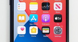 Mint
													Apple iPhone SE 2nd Gen 2020 - Xfinity, Black, 128 GB, A2275, photo 1 of 1