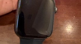 Good
													Apple Watch SE 1st Gen 44mm - Gray, A2352 - GPS, Aluminum, photo 3 of 8