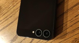 Good
													Samsung Galaxy Z Flip6 - Unlocked, Black, 256 GB, 12 GB, SM-F741U1, photo 4 of 11