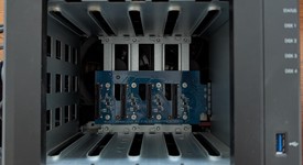 Mint
													Synology NAS, photo 2 of 12