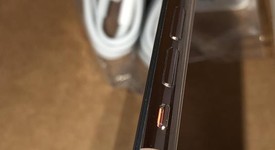 Good
													Apple iPhone Xs - Unlocked, Gold, 64 GB, A1920, photo 5 of 9