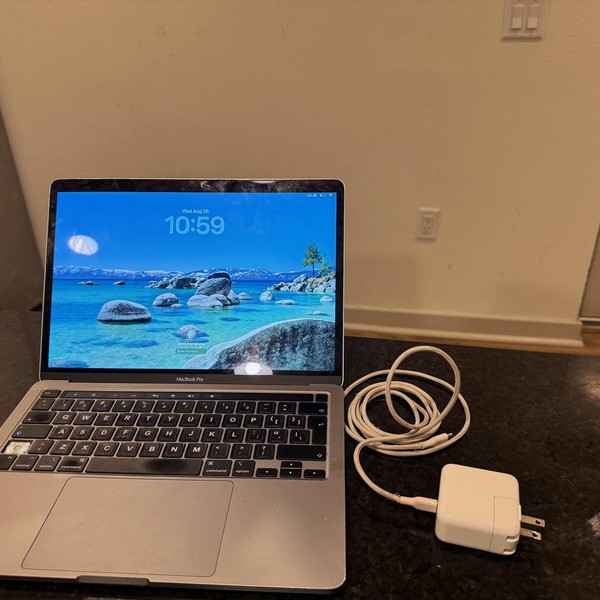 MacBook Pro 2020 - 13 inch - 256 GB, Silver, 8 GB, Apple M1