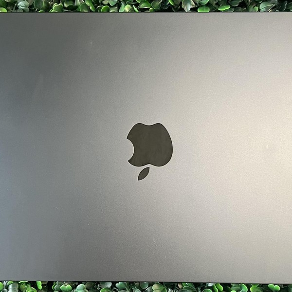 MacBook Air 2022 (M2) - 13 inch - 256 GB, Midnight, 8 GB, Apple M2