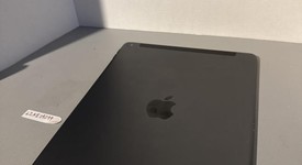 Good
													Apple iPad 7th Gen - Unlocked, Gray, 128 GB, A2200, photo 4 of 5