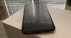 Mint
													Apple iPhone Xs - Unlocked, Gold, 256 GB, A1920, photo 4 of 11