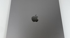 Good
													Apple iPad Pro 12.9" 6th Gen 2022 - Unlocked, Gray, 2 TB, photo 3 of 7